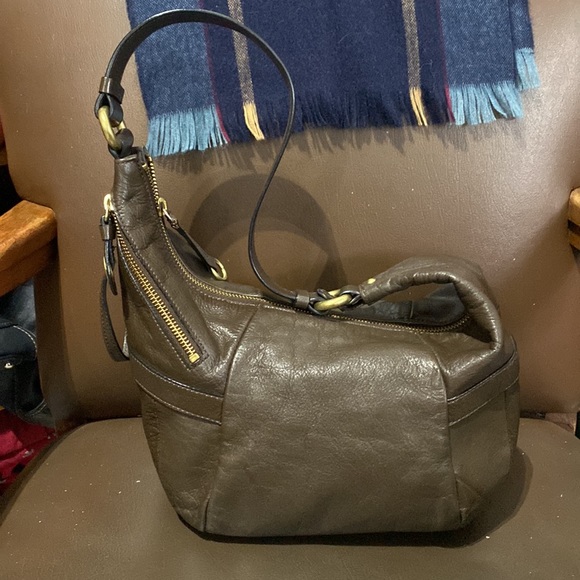 Danier Leather Hobo - Picture 2 of 9